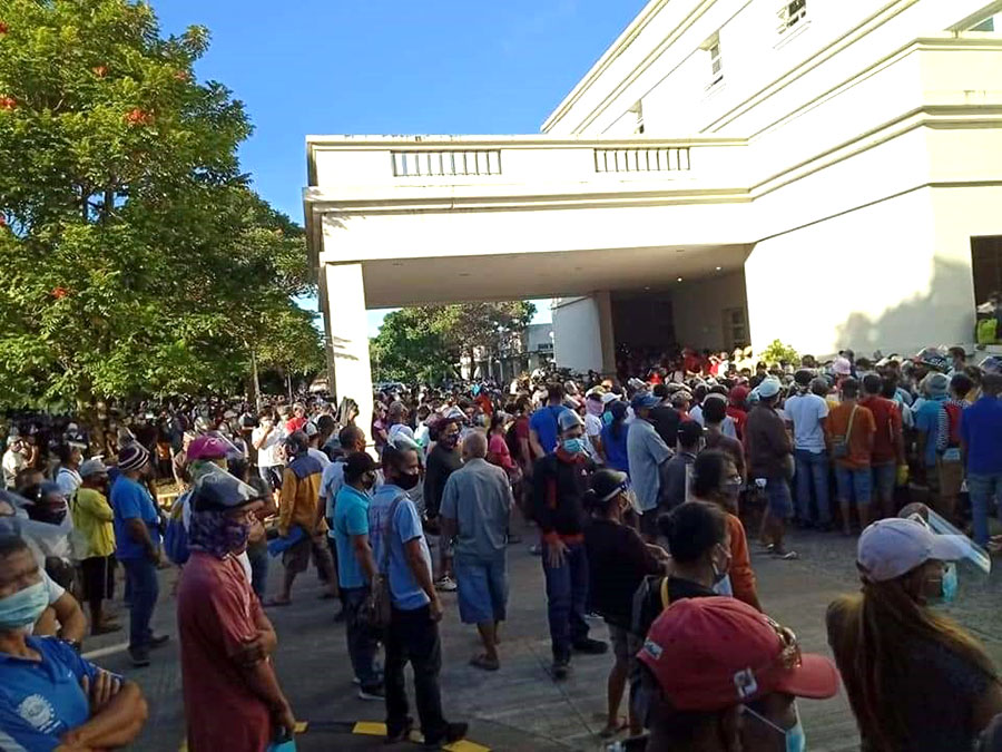 DSSD-head-scored-for-mammoth-crowd-at-BGC