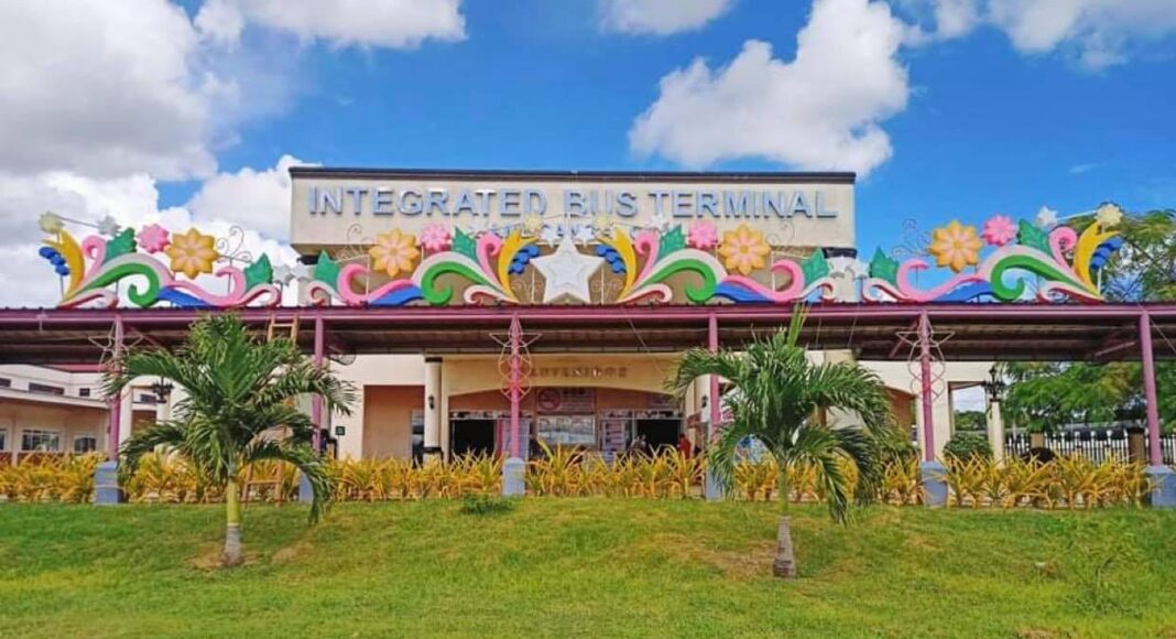 IBT with xmas decor