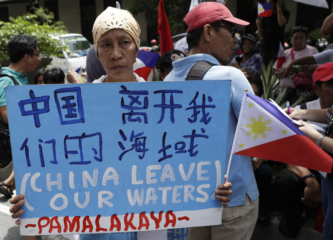 Verbal row over reef militia sizzles; Duterte, Huang meet