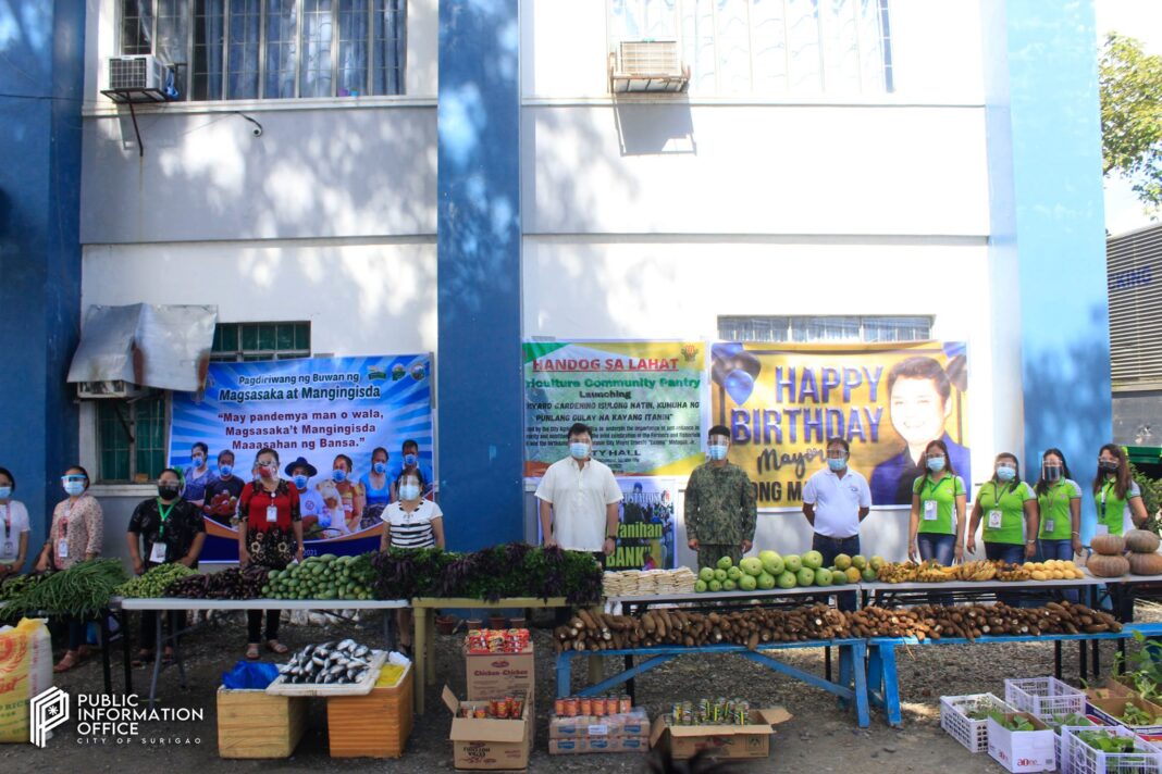 May 31 DXKS news-Mayor Estong Matugas nang apod-apod nan mga pagkaon agig pag selebrar sa iyang adlawng natawhan! 3