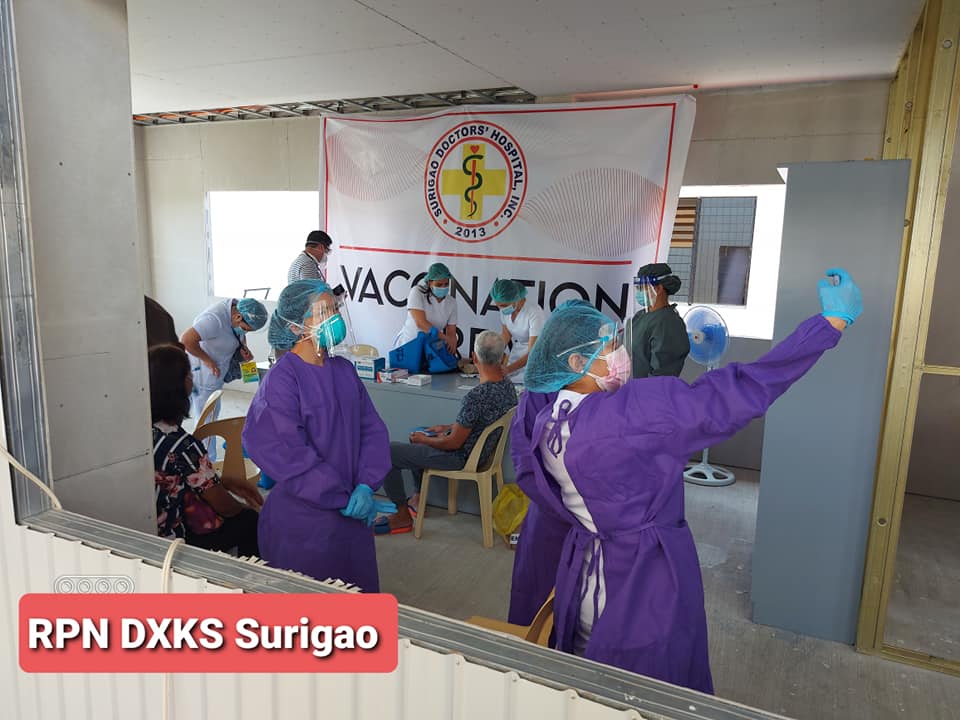 June 17 DXKS news-IKADUHANG ADLAW SA SURIGAO DOCTORS' HOSPITAL ISIP VACCINATION CENTER SA MGA SENIOR CITIZENS 7