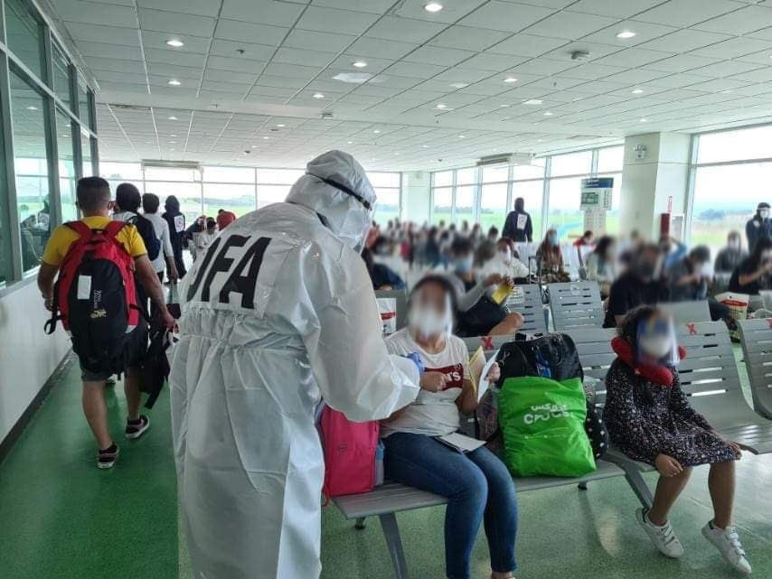 Govt repatriated home 3,000 Pinoys from UAE