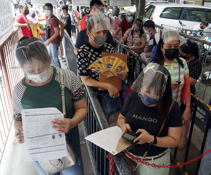 Comelec eyeing online voting for overseas Pinoys in 2025 polls