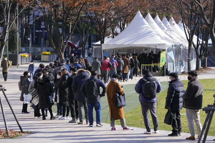 South Korea sets pandemic high with 4,000 new cases