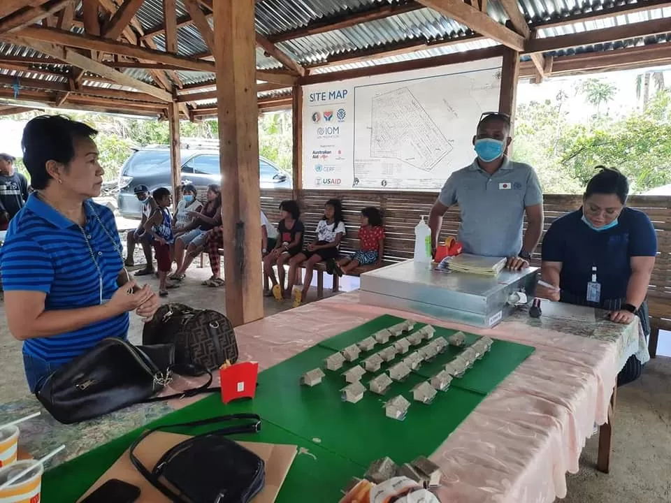 April 27 DXKS news-TRANSITIONAL SHELTERS FOR SUPER TYPHOON ODETTE VICTIMS COMPLETED