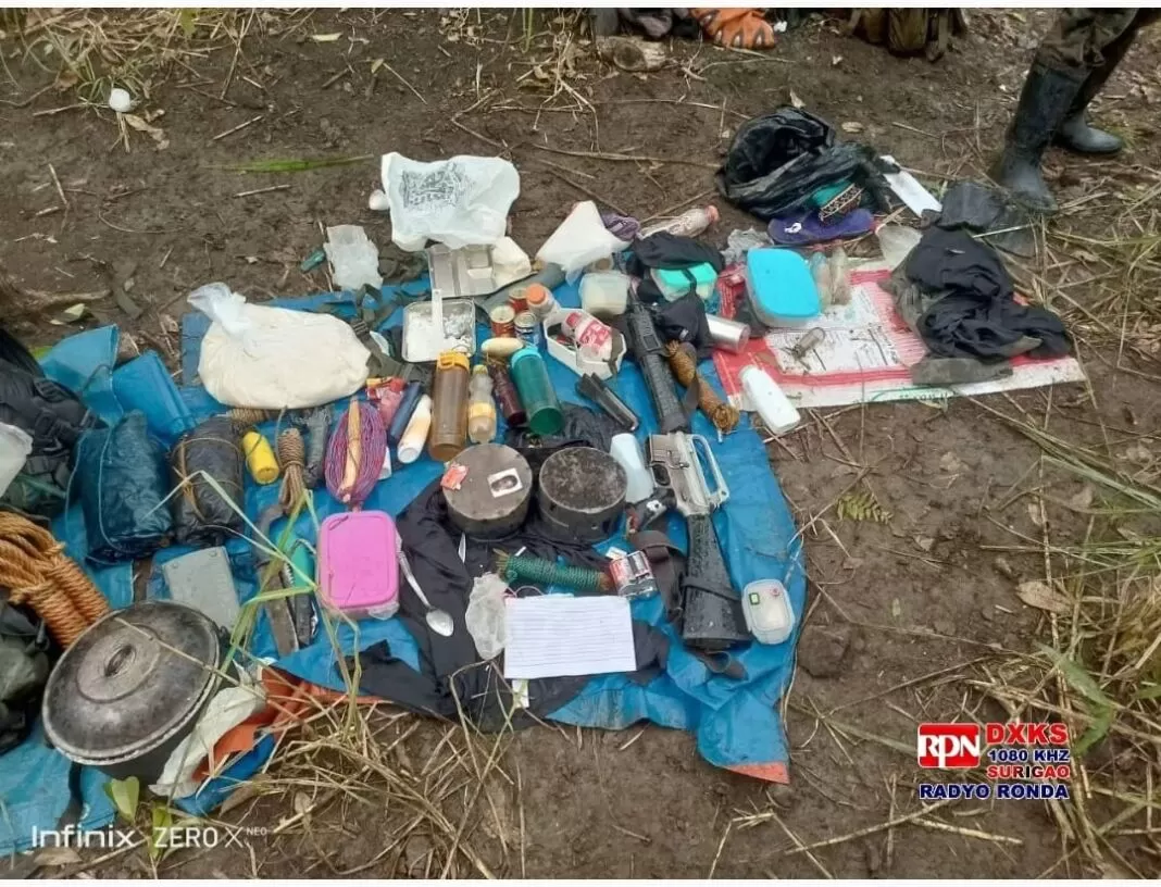 june 19 DXKS news-Isang Mataas na Kalibre ng Baril at mga Eksplosib o Pampasabog ng NPA Nakumpiska pagkatapos ng Engkwentro sa m