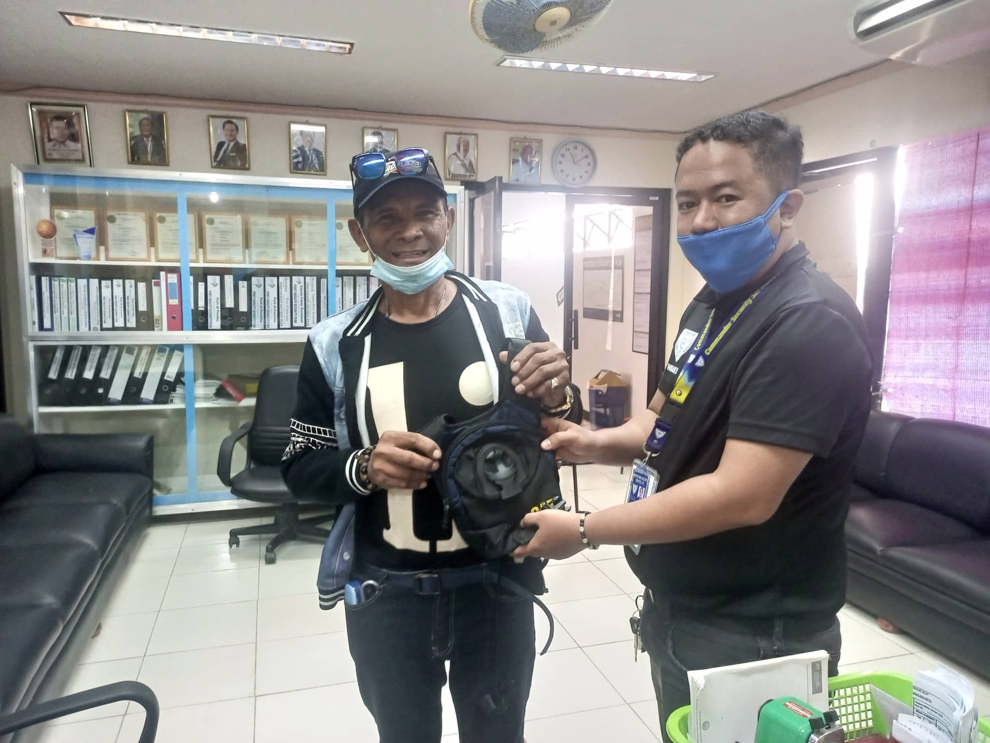 Surigao: Another honest Security Screener returns bag with 80K cash - Radio  Philippines Network