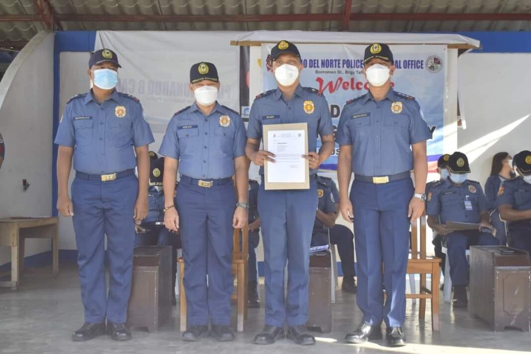 Aug 20 DXKS news-4 POLICE OFFICERS RECEIVED COMMENDATION 2