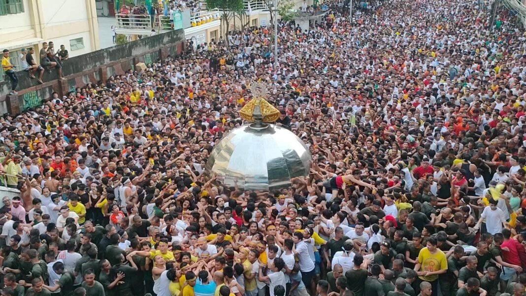 Peñafrancia Traslacion Procession-devotees
