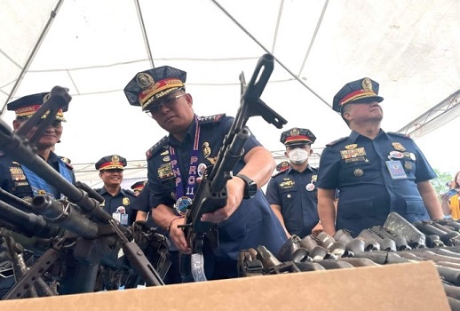 Chief PNP Azurin mibisita sa PRO 11