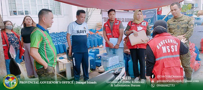 Nov 3 DXKS news-HINABANG PARA SA TYPHOON PAENG VICTIMS SA MAGUINDANAO, GI TURN OVER NA2