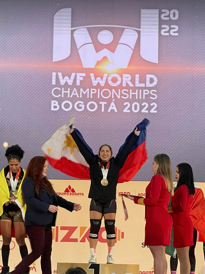 Hidilyn Diaz-Naranjo blows away field in International Weightlifting Federation World Championships in Bogota