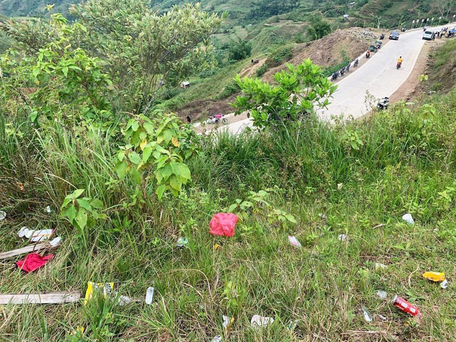 Tourists left garbage on mount Hermit