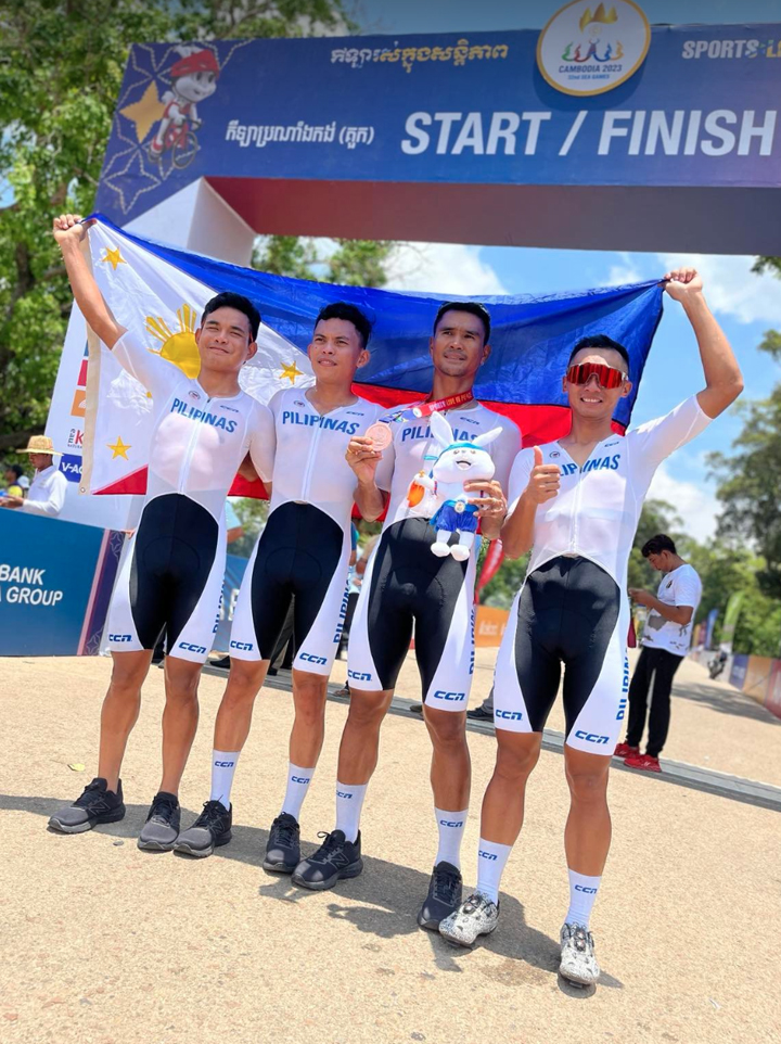 Oranza grabs bronze medal in men’s criterium of cycling
