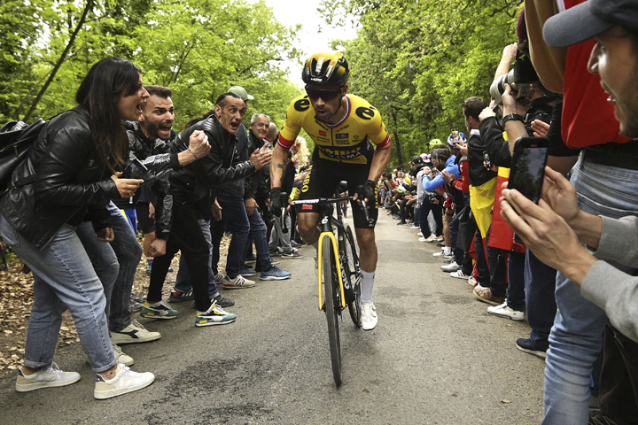 Roglic gains time on Stage 8 of Giro; Healy wins with solo breakaway