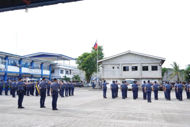 Surigao: Monday Flag Raising Ceremony