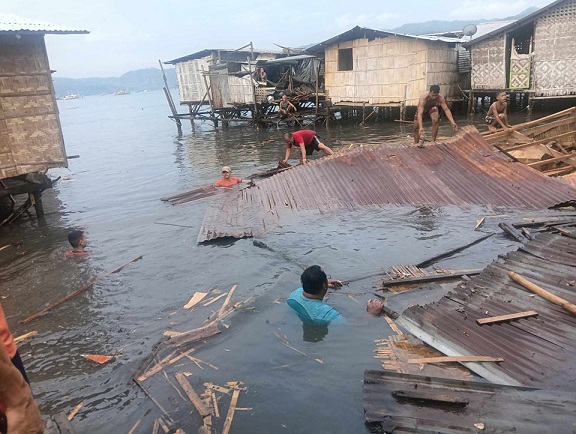 Davao: Usa ka balay sa Mati City, nahugno