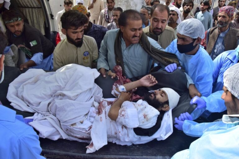 57 ka tao patay sa suicide bombing sa Pakistan