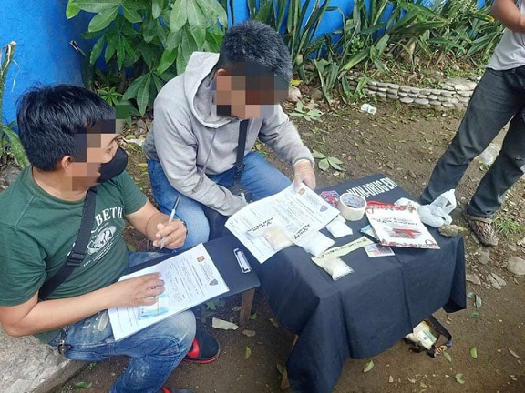 Policia ya aresta 3 personas, ya confisca P1.3 millon droga ilegal