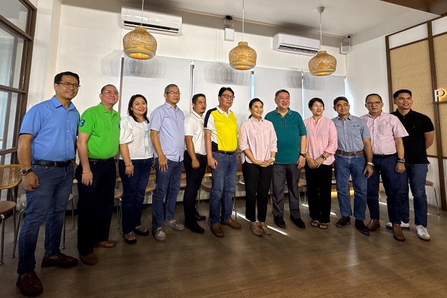 Former VP Leni Robredo introduced Team Naga 2025