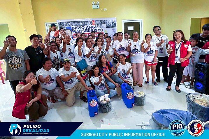 Senator Bong Go assists fire-affected families in Barangay Cagniog