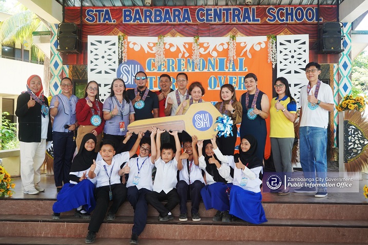 Dalipe thanks SM Foundation for new school bldg. at Sta. Barbara