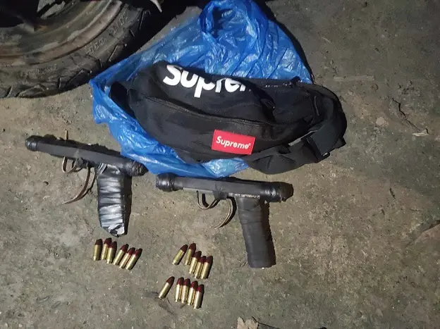 Duha ka pistola, napalgan