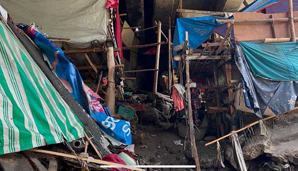 Bacolod-assesses-families-living-under-bridge1